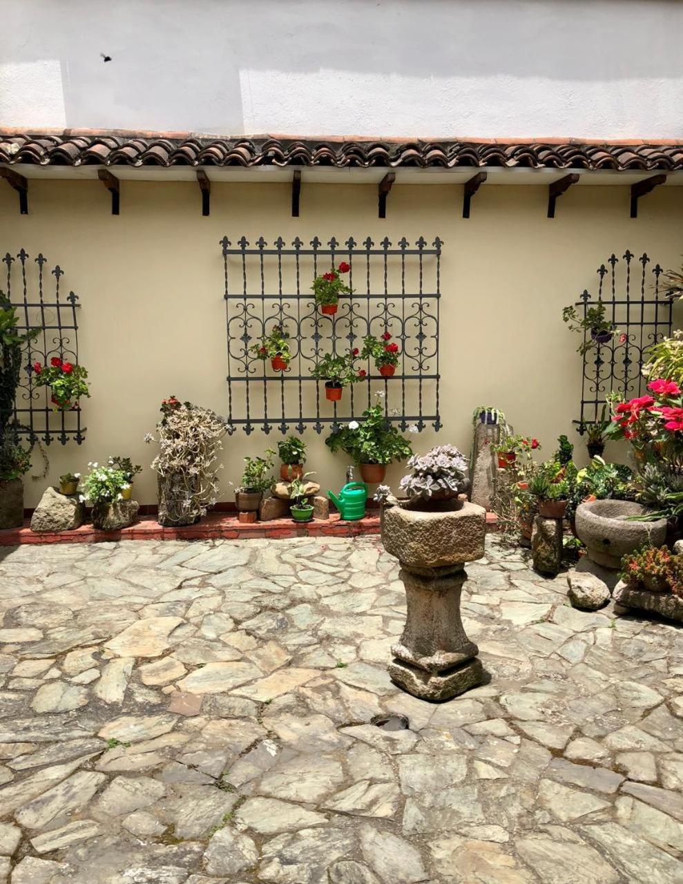 ポパヤン La Casa De Mima Bed & Breakfast エクステリア 写真