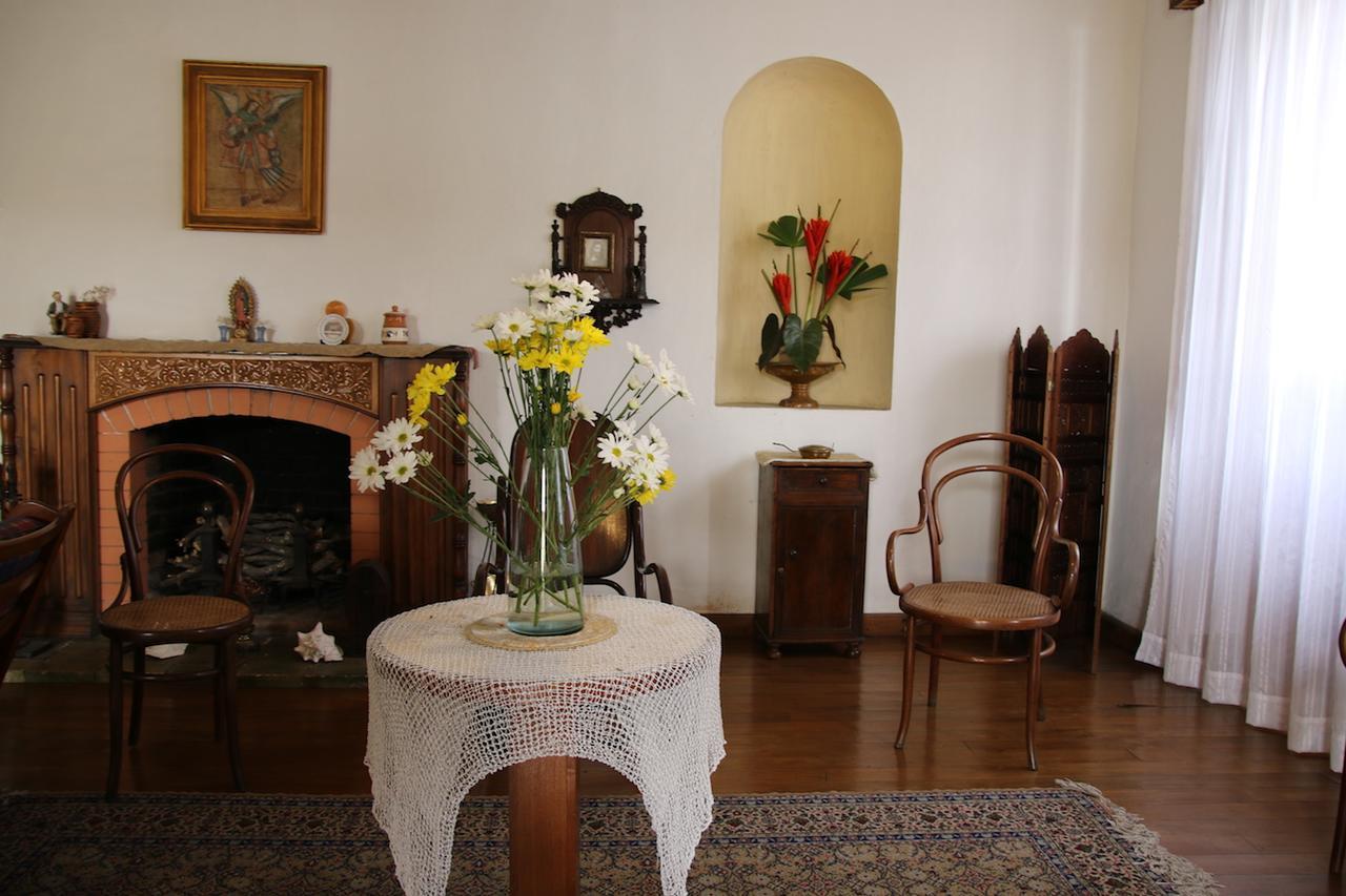 ポパヤン La Casa De Mima Bed & Breakfast エクステリア 写真